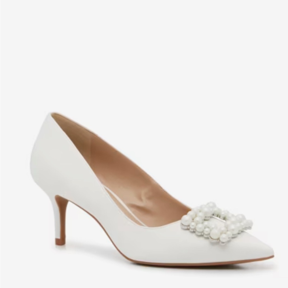 Kelly & Katie Radia Satin White Pumps with pearl detail size 6.5 in box